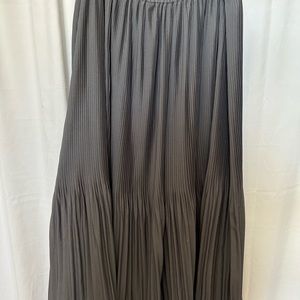 Old Navy. Long gray pleated skirt.